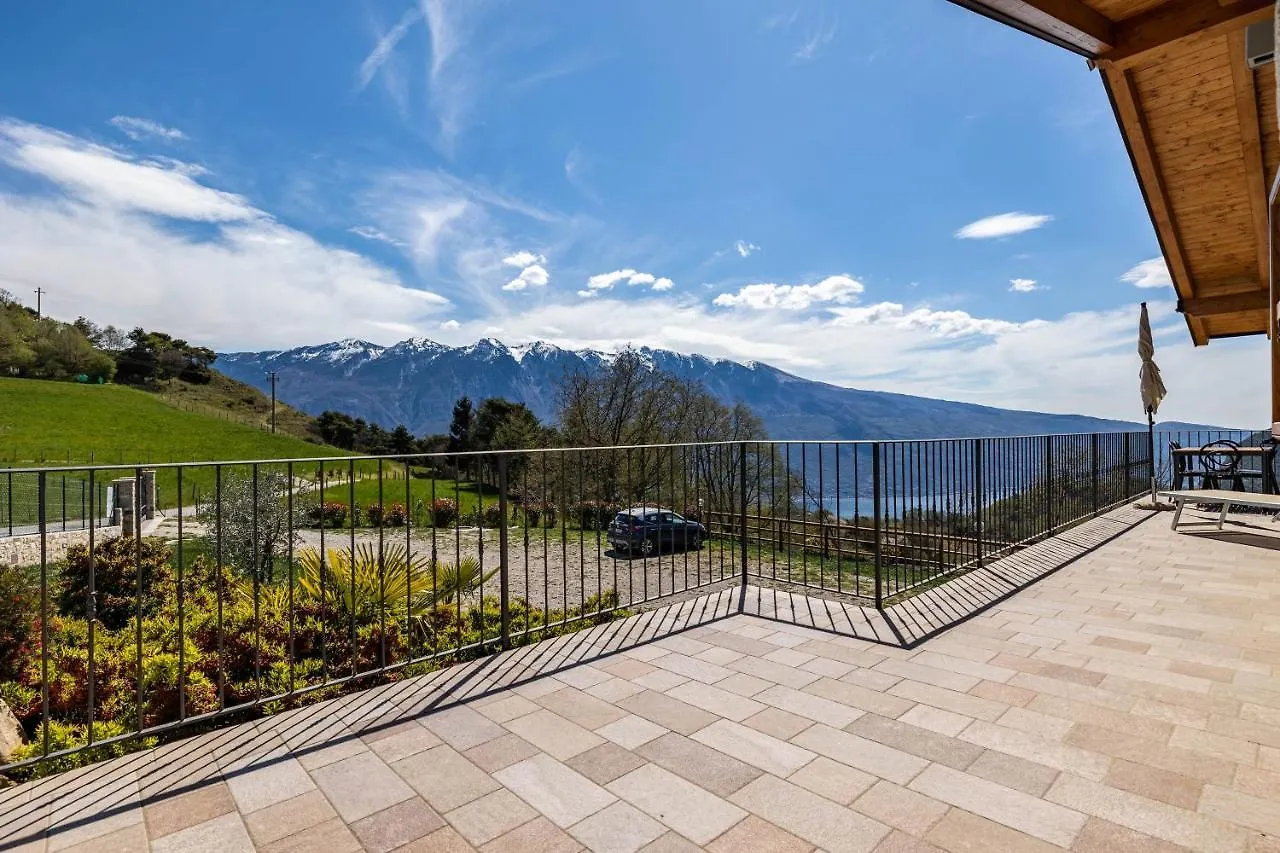 ファームステイ Agriturismo Bocca Nevese Pino トレモージネ